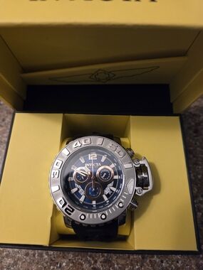 Invicta Men's Silver and Blue Chronograph Watch